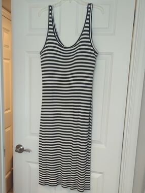 Striped Black and White Sleeveless Midi Dress - Classic Scoop Neck